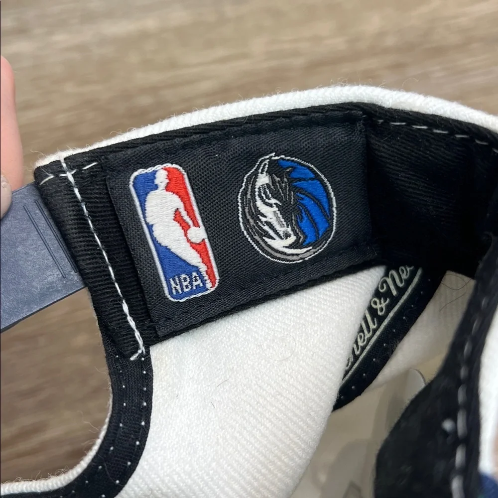 Mitchell & Ness boutique 🛍️